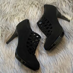 NWOT black stiletto booties